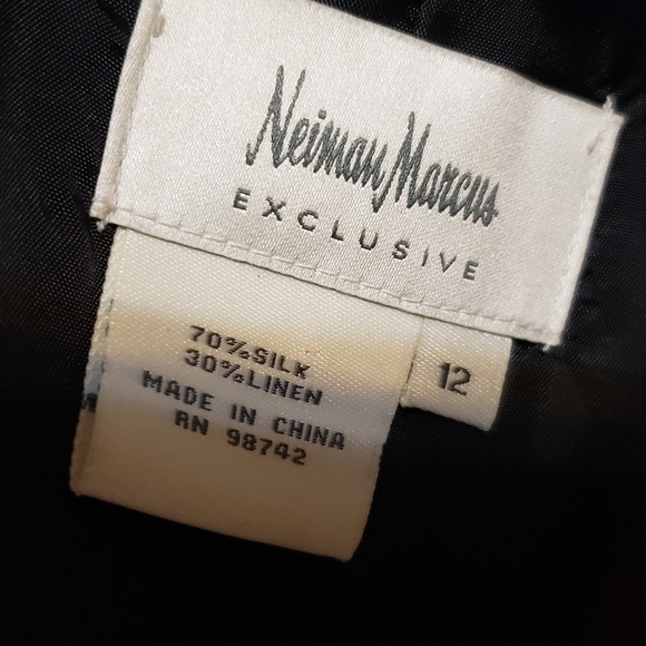 Neiman Marcus Abstract Black and White Blazer - Picture 8 of 9
